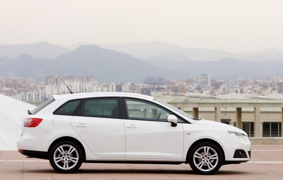  Seat Ibiza ST 2010 года  (фото 37 из 102)